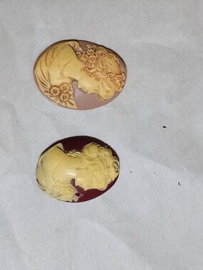 C/MEO Collective Yellow and Brown Cameo Brooches